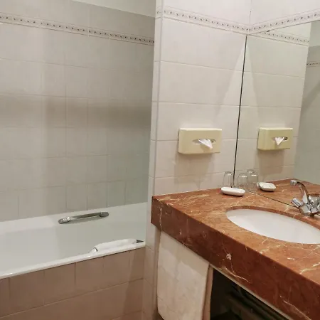 Western L'orangerie 4*