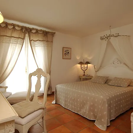 Western L'orangerie Otel 4*