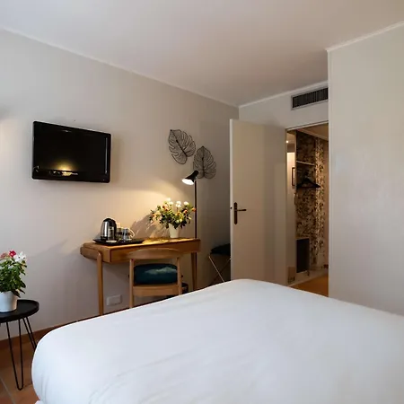 Otel Western L'orangerie Nîmes