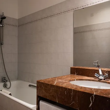 Western L'orangerie 4*