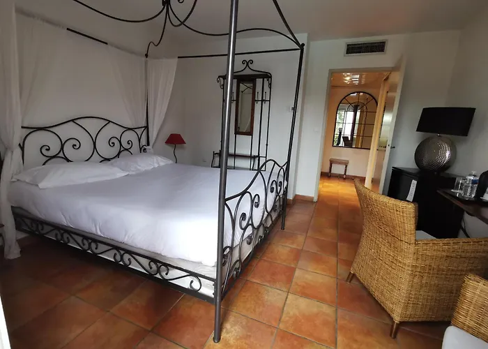 Western L'orangerie فندق