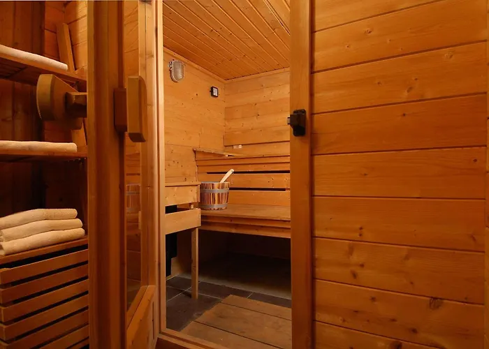 Western L'orangerie فندق نيم